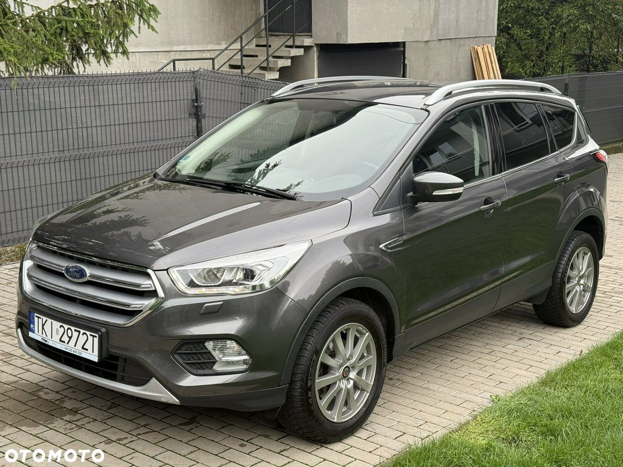 Ford Kuga - 1