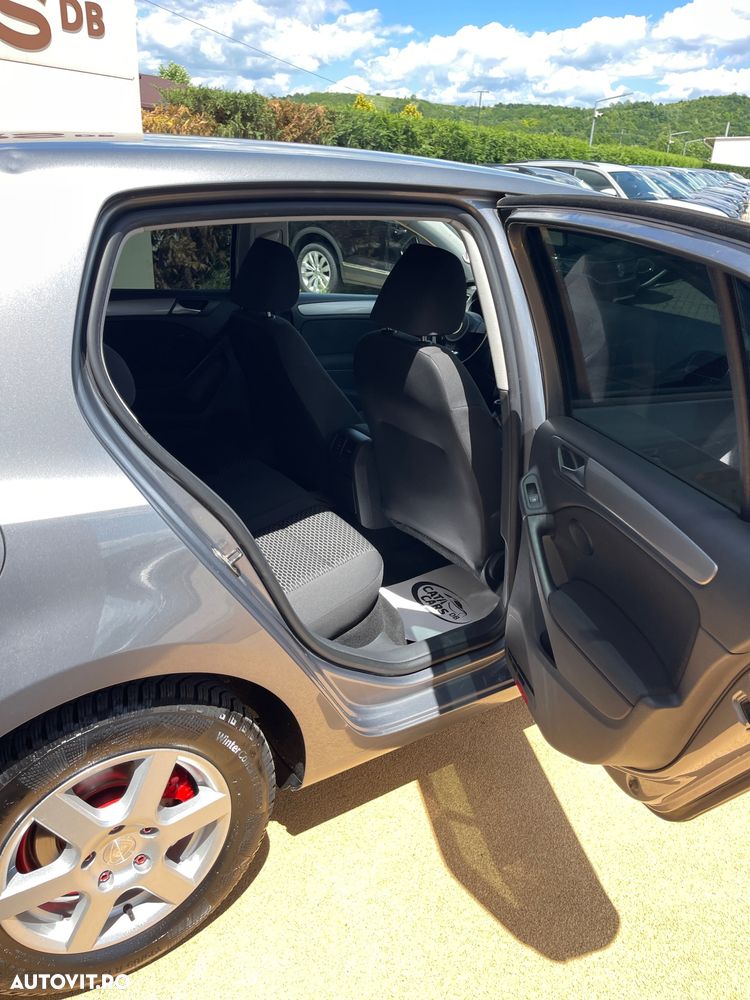 Volkswagen Golf - 25