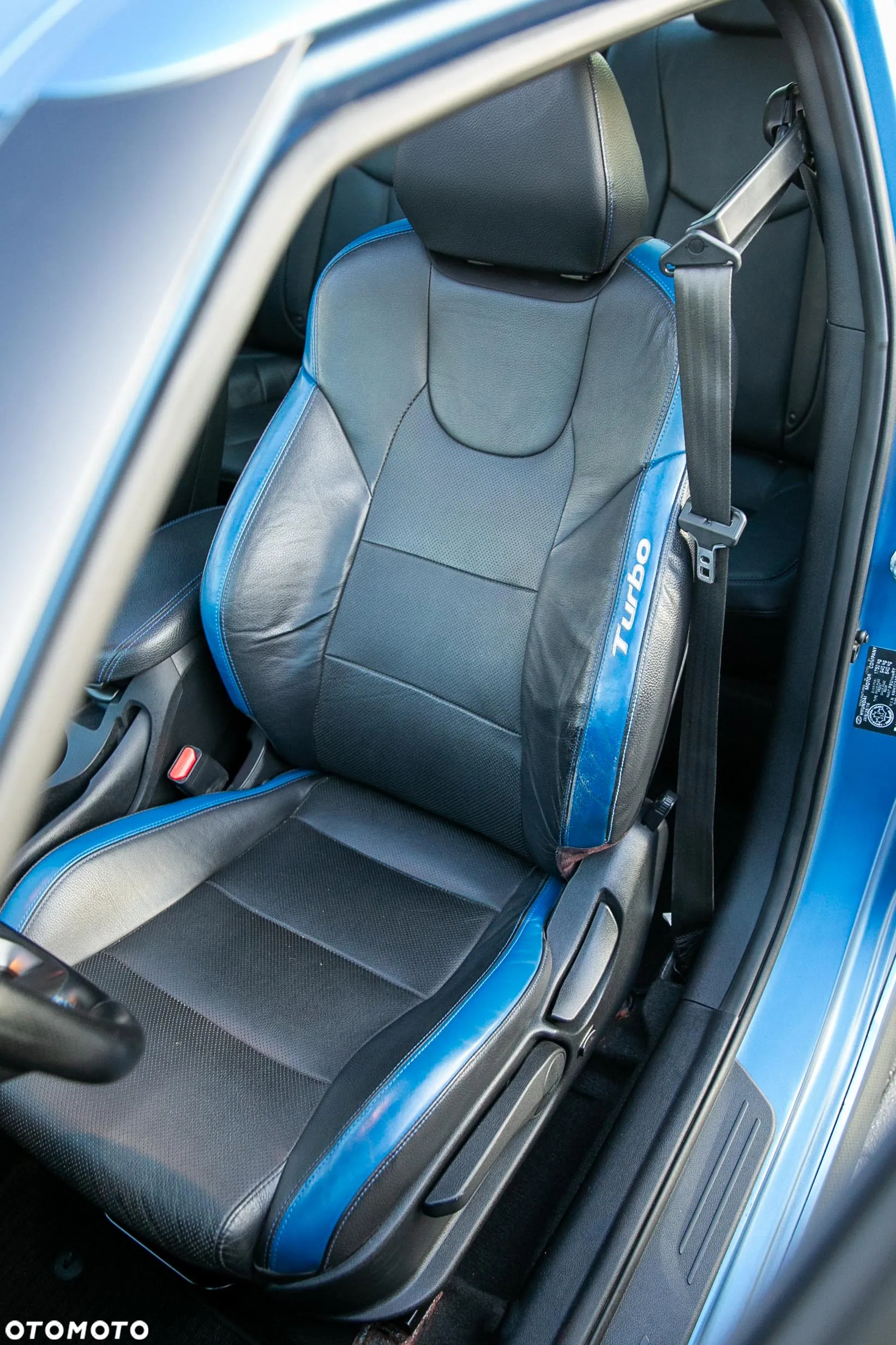 Hyundai Veloster - 17
