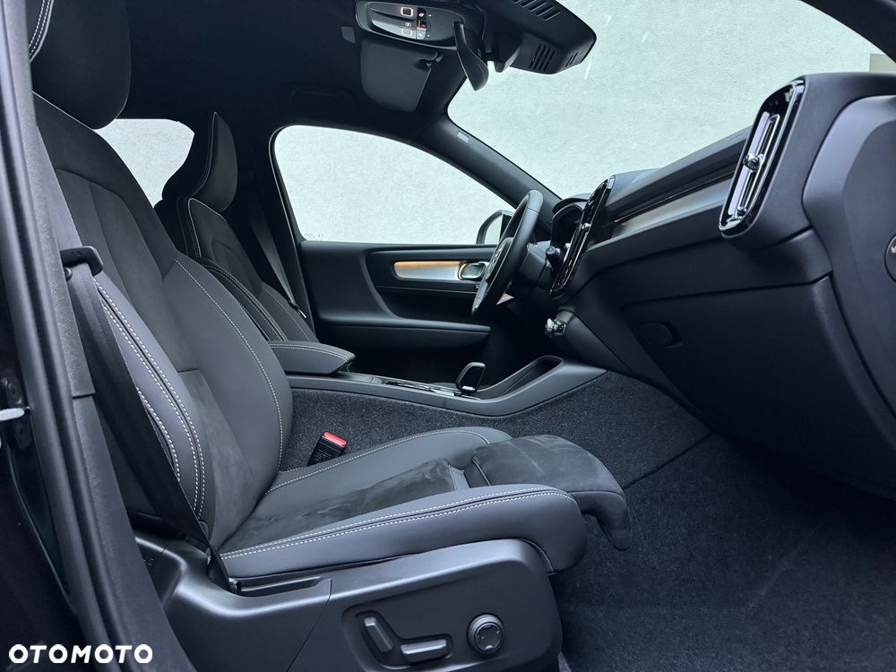 Volvo XC 40 B3 B DKG Plus Black Edition - 9