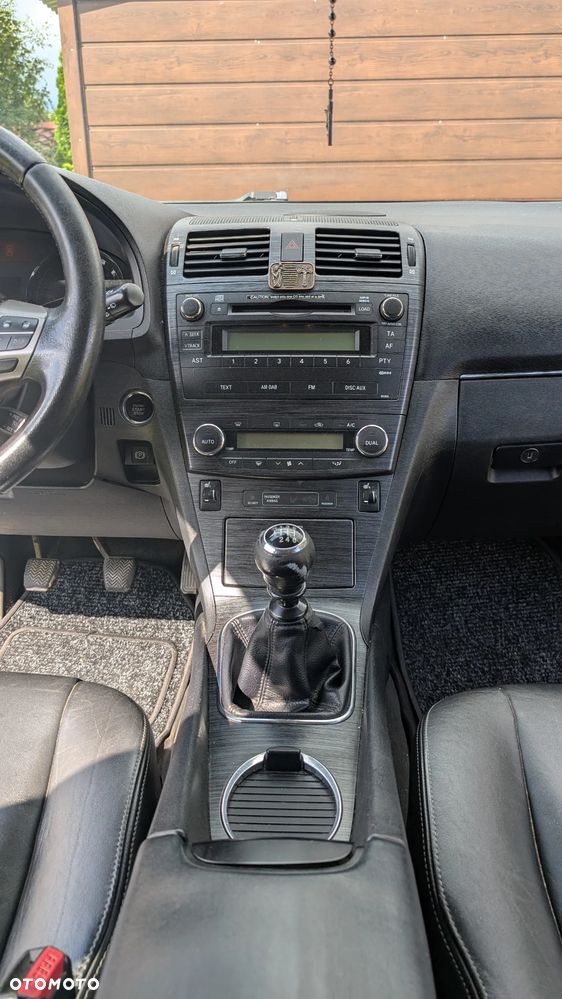 Toyota Avensis - 10