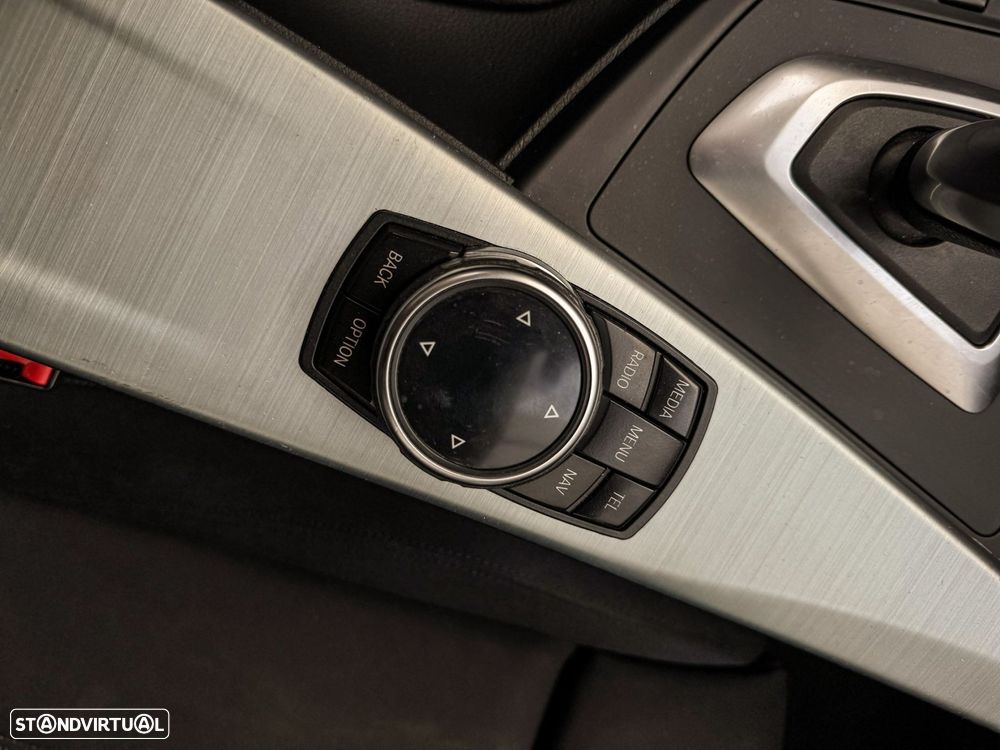 BMW 318 d Touring Aut. Sport Line - 53