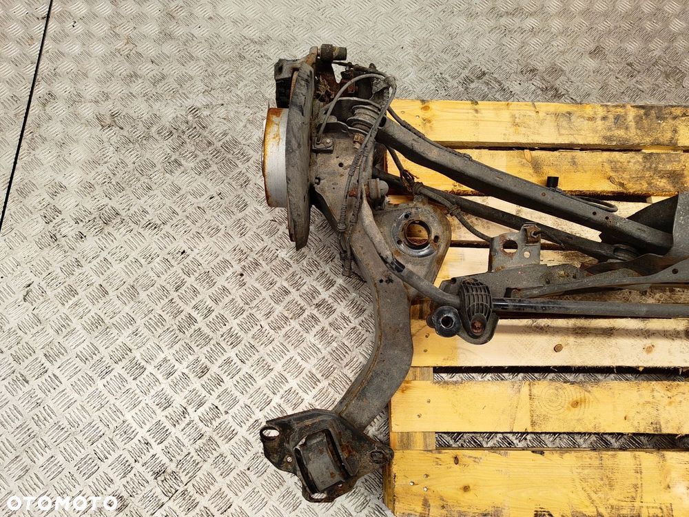 MINI F60 ZAWIESZENIE TYŁ BELKA WAHACZE ZWROTNICA 6853923 6851560 - 9