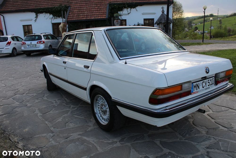 BMW Seria 5 518 i - 9
