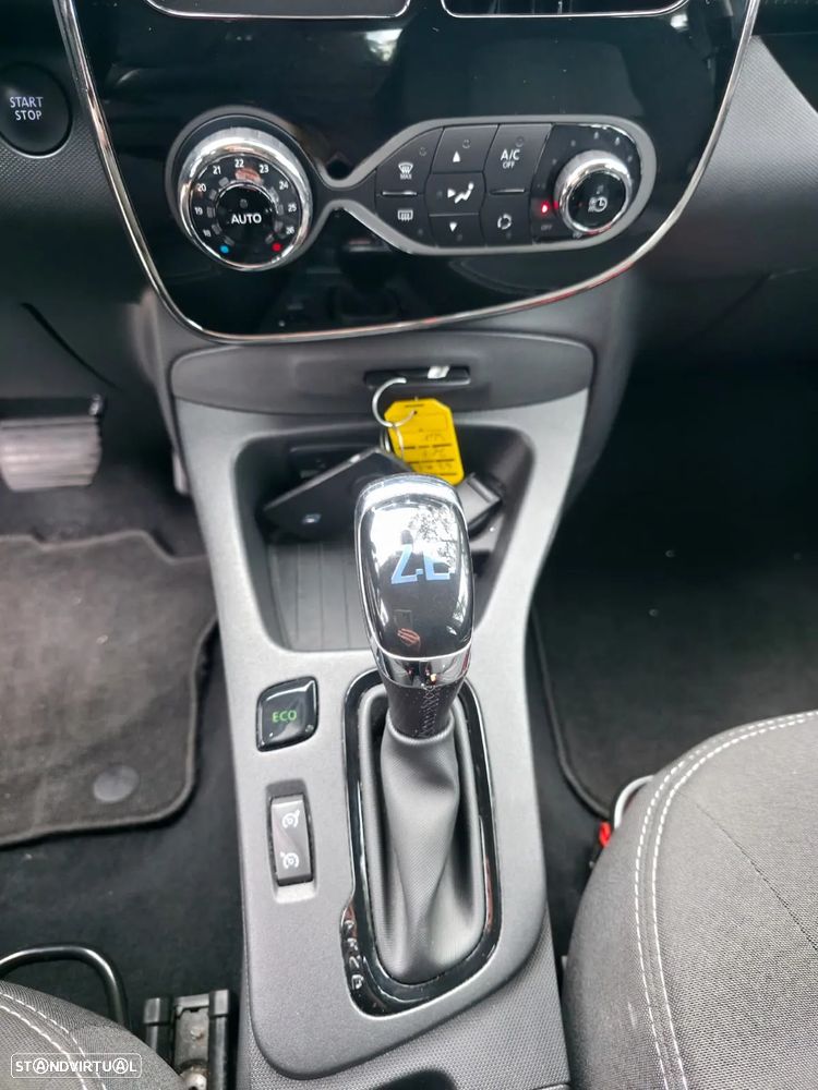 Renault Zoe (c/ Bateria) 41 kwh Life c/ LIMITED Pack - 16