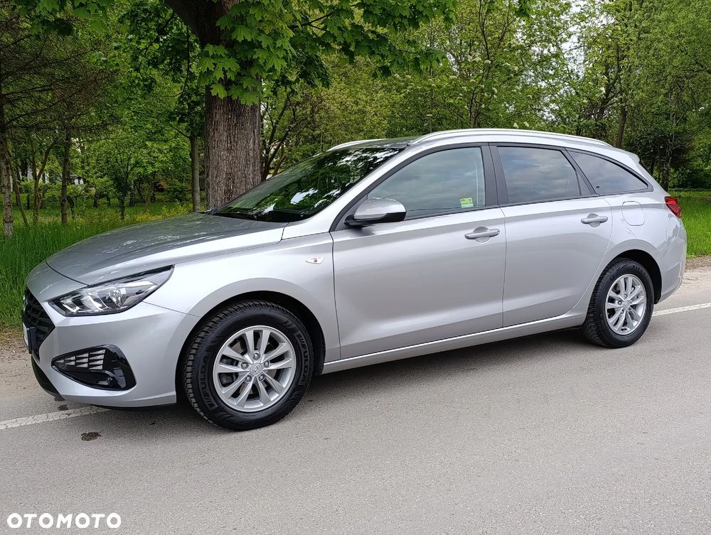 Hyundai i30 1.5 DPI Classic + - 10