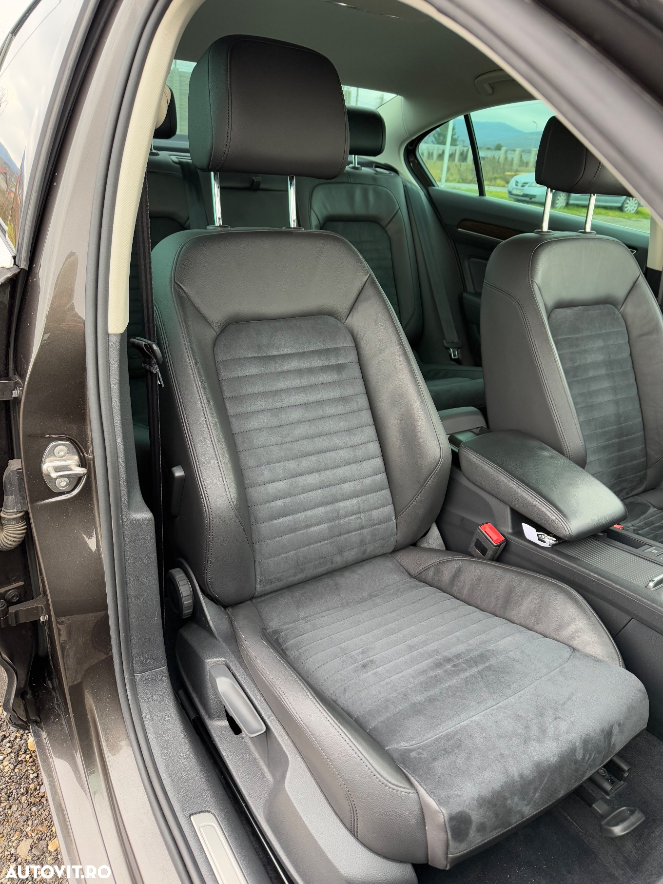 Volkswagen Passat 2.0 TDI DSG Highline - 15