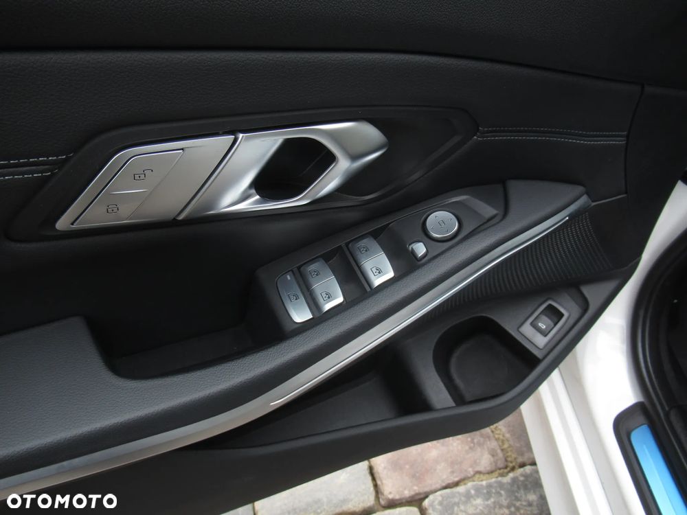 BMW Seria 3 318i Sport Line - 7