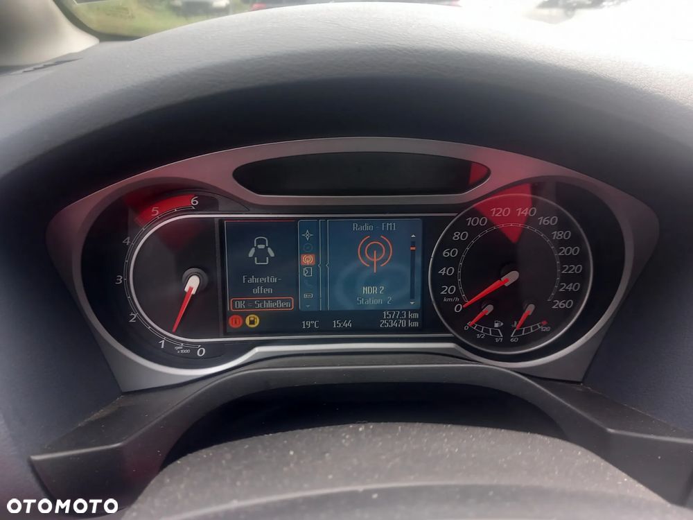 Ford S-Max 2.2 TDCi DPF Titanium - 12