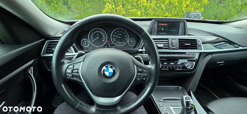 BMW 3GT 320i GPF - 12