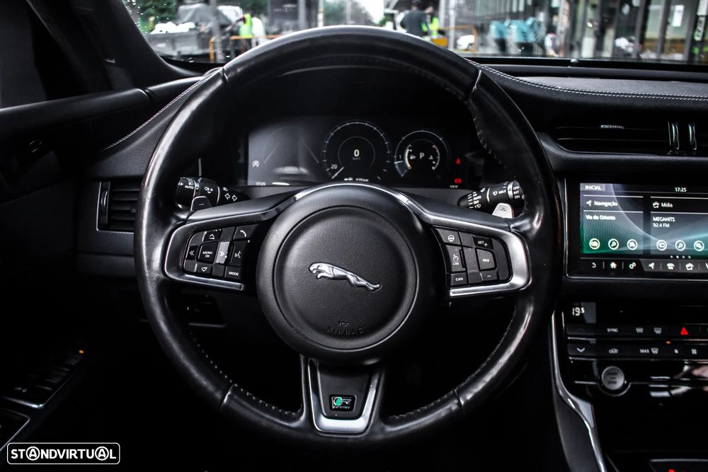 Jaguar XF Sportbrake 20d AWD Aut. R-Sport - 13