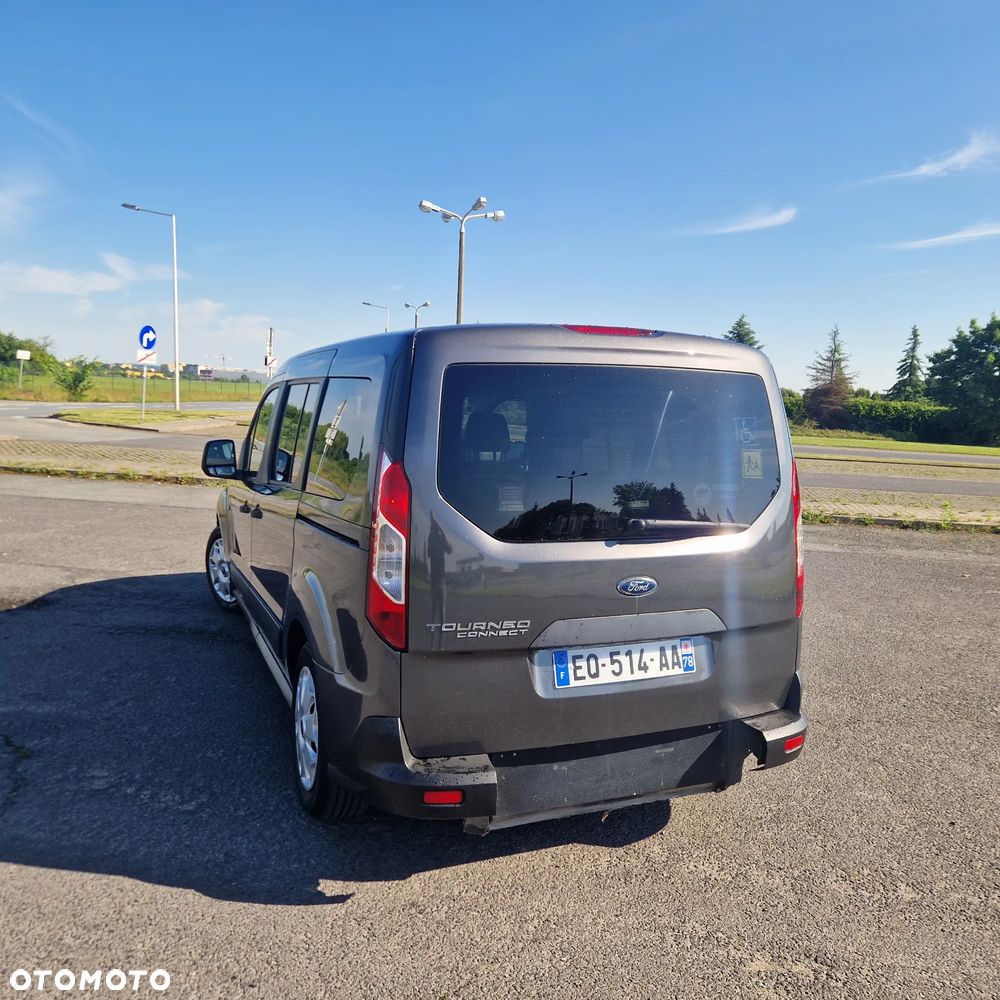 Ford Tourneo Connect - 12