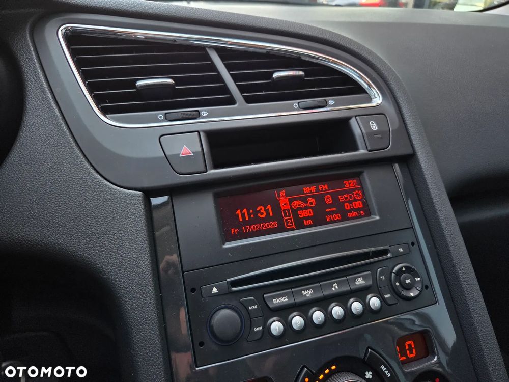 Peugeot 5008 e-HDI 115 ETG6 Stop&Start Allure - 25