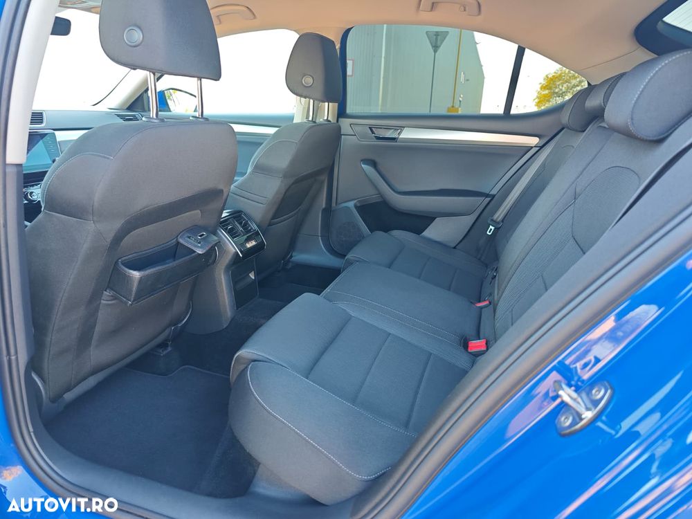 Skoda Superb 2.0 TDI DSG Ambition - 30