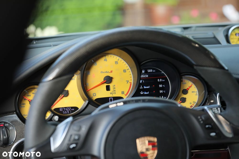 Porsche Panamera Turbo - 17