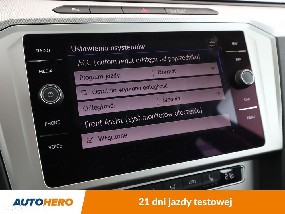 Volkswagen Passat - 23