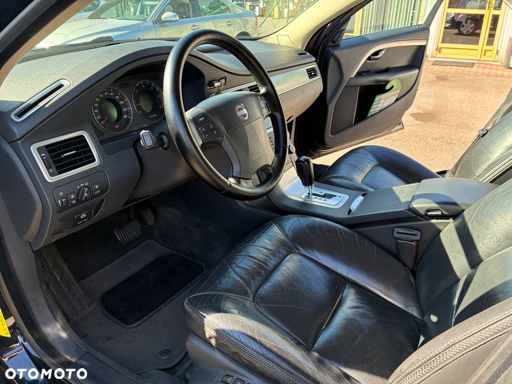 Volvo XC 70 D5 AWD Momentum - 23