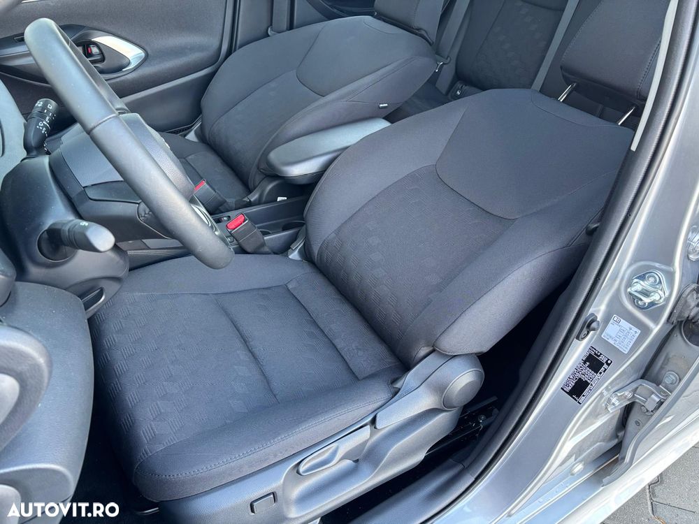 Toyota Yaris 1.5 VVT-i HSD Active - 18