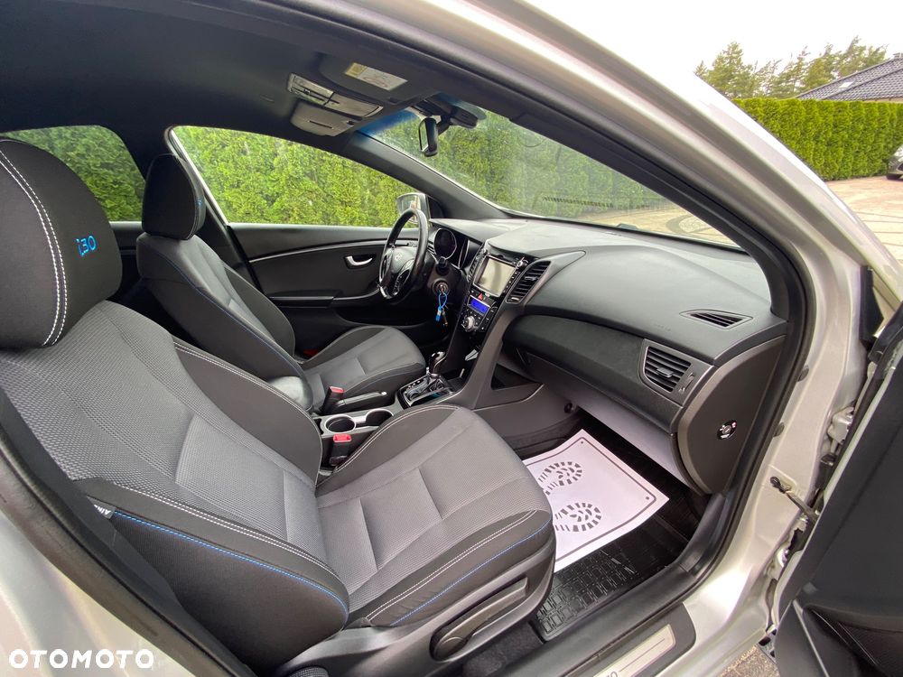 Hyundai i30 blue 1.6 CRDi DCT Passion - 33