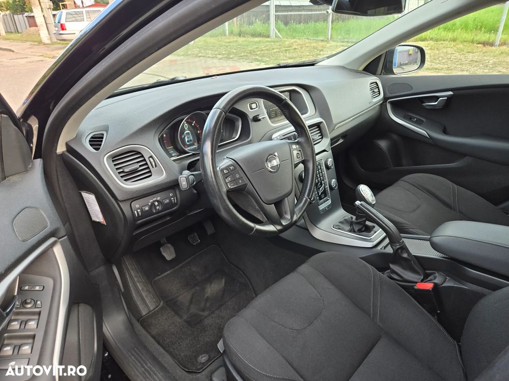 Volvo V40 D2 Kinetic - 8