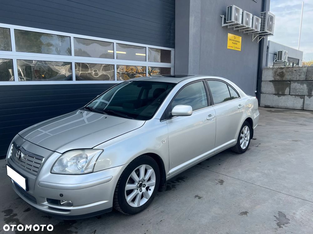 Toyota Avensis - 1