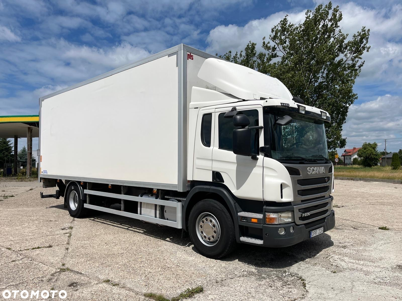 Scania P230 KONTENER boczne drzwi 260tys.km. SUPER STAN 18palet - 9