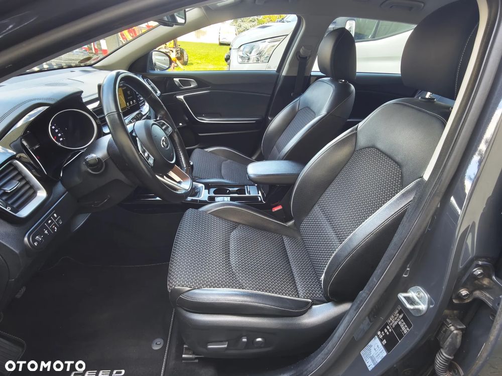 Kia Ceed 1.4 T-GDI OPF Platinum Edition - 31