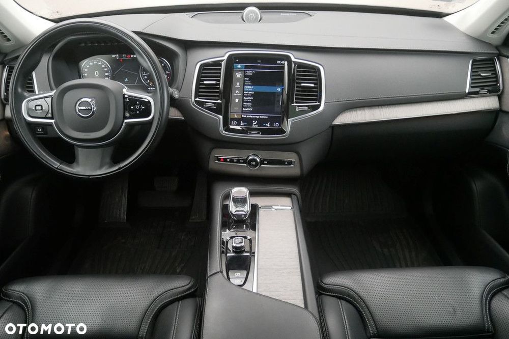 Volvo XC 90 - 8