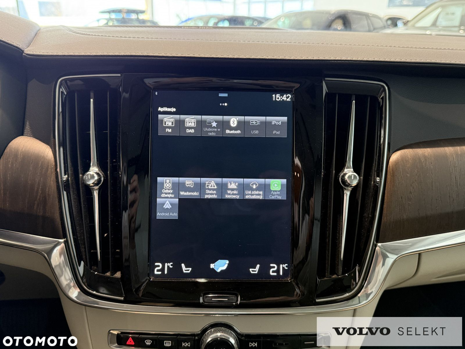 Volvo V90 Cross Country - 24
