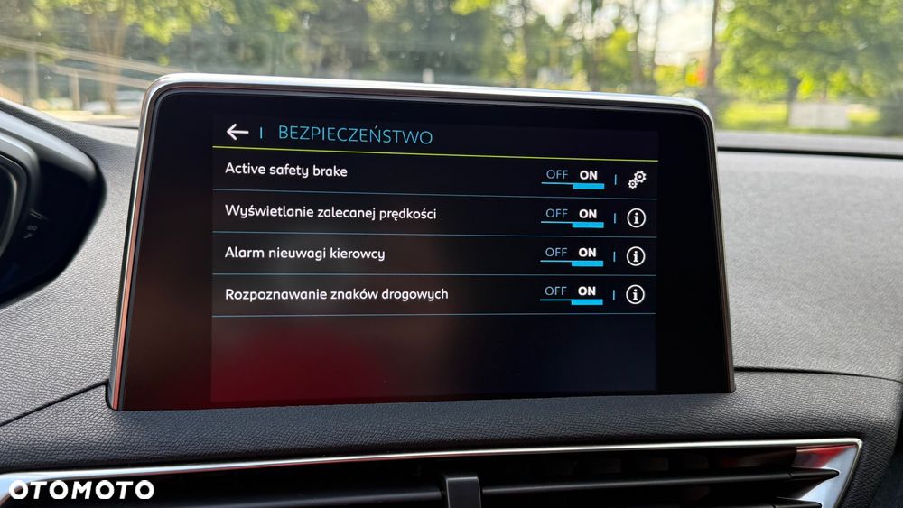 Peugeot 3008 225 e-EAT8 Allure Pack - 33