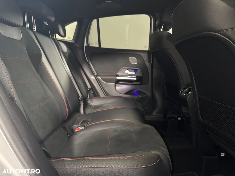 Mercedes-Benz GLA - 13