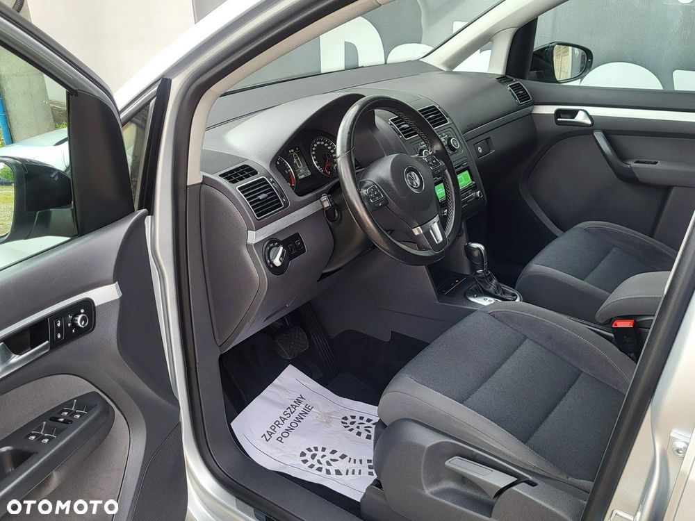 Volkswagen Touran - 25