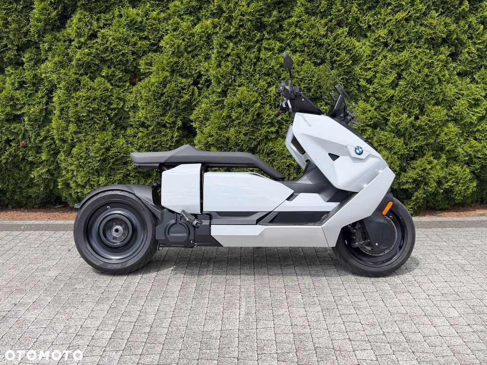 BMW CE 04