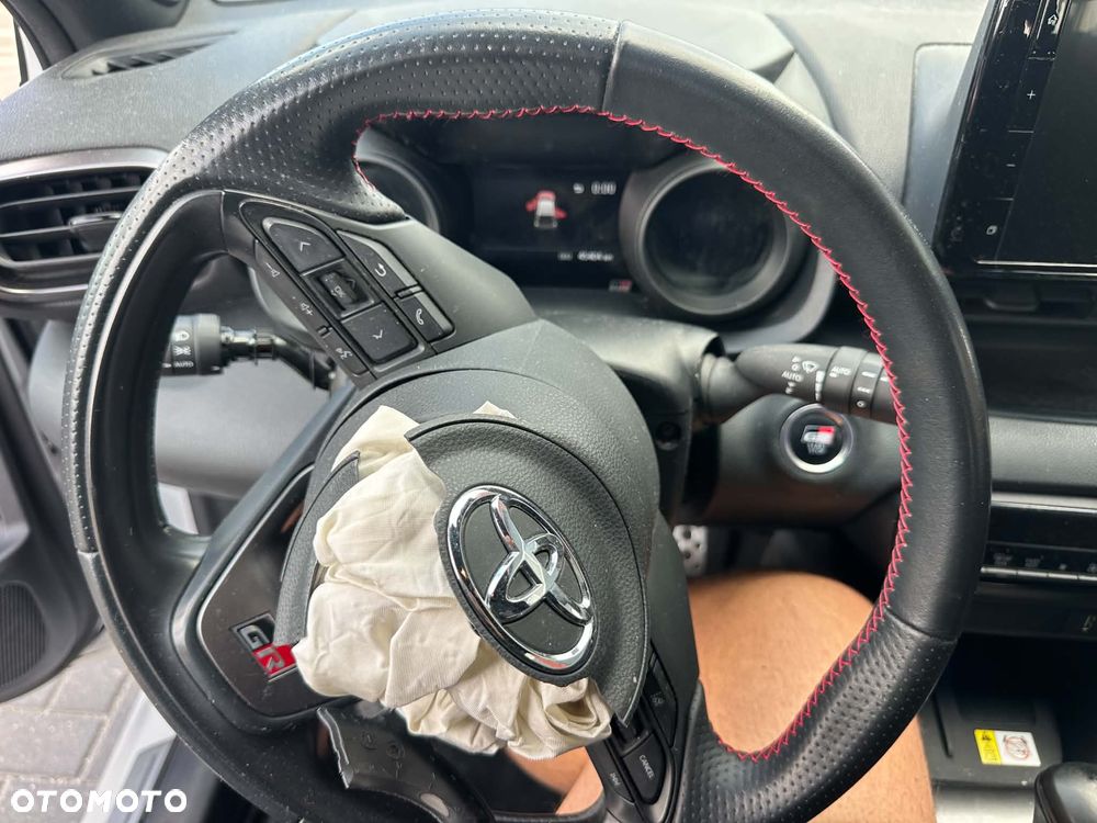 Toyota Yaris Hybrid 1.5 GR Sport - 15
