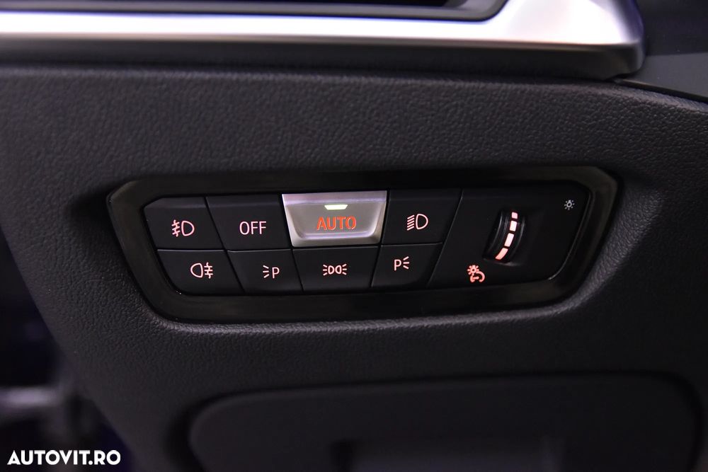 BMW Seria 3 320i Touring Aut. - 14