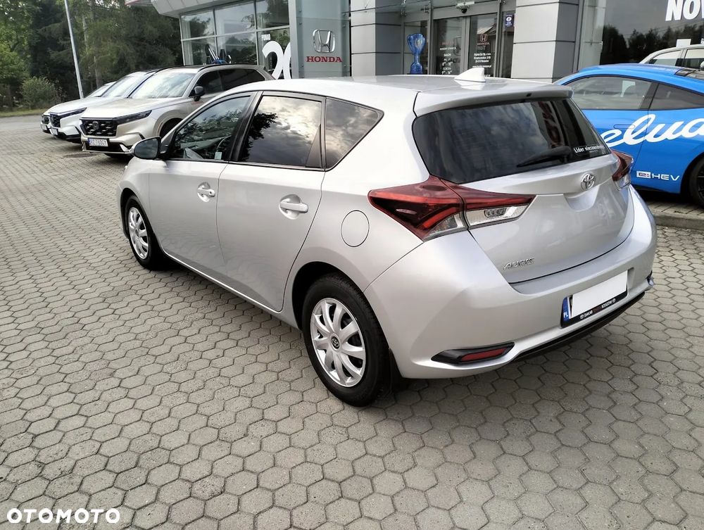 Toyota Auris 1.33 VVT-i Active - 4