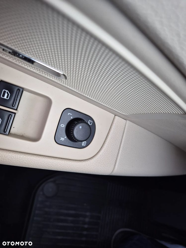 Skoda Superb 2.0 TDI DSG Exclusive - 24