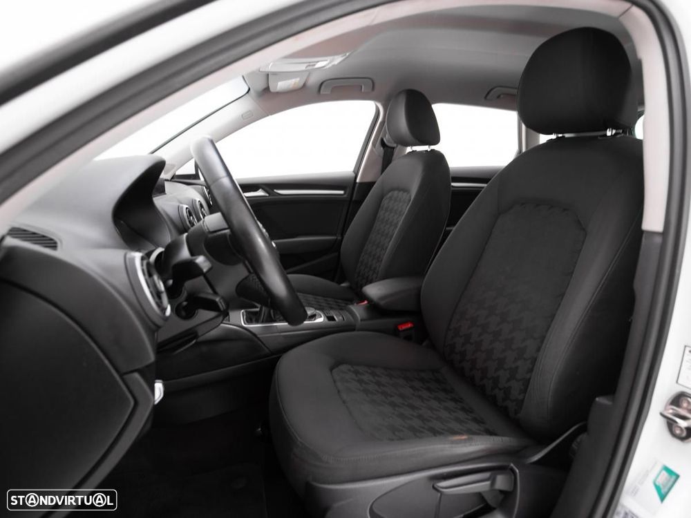 Audi A3 Sportback - 8