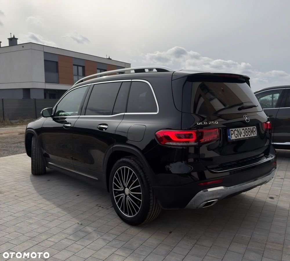 Mercedes-Benz GLB - 8