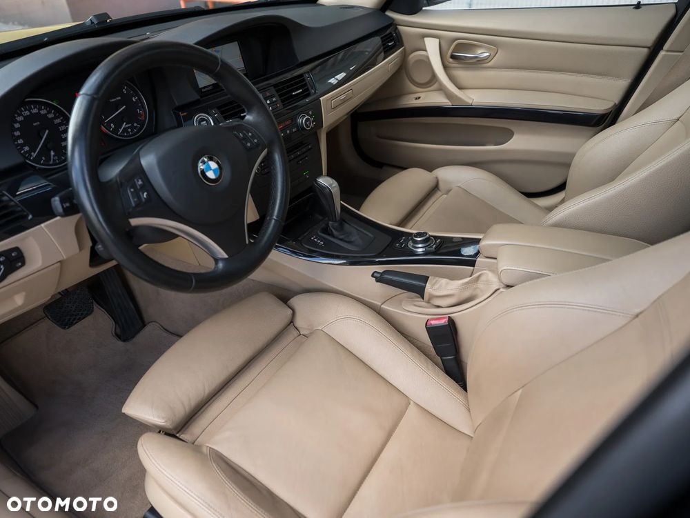 BMW Seria 3 325i Edition Exclusive - 27