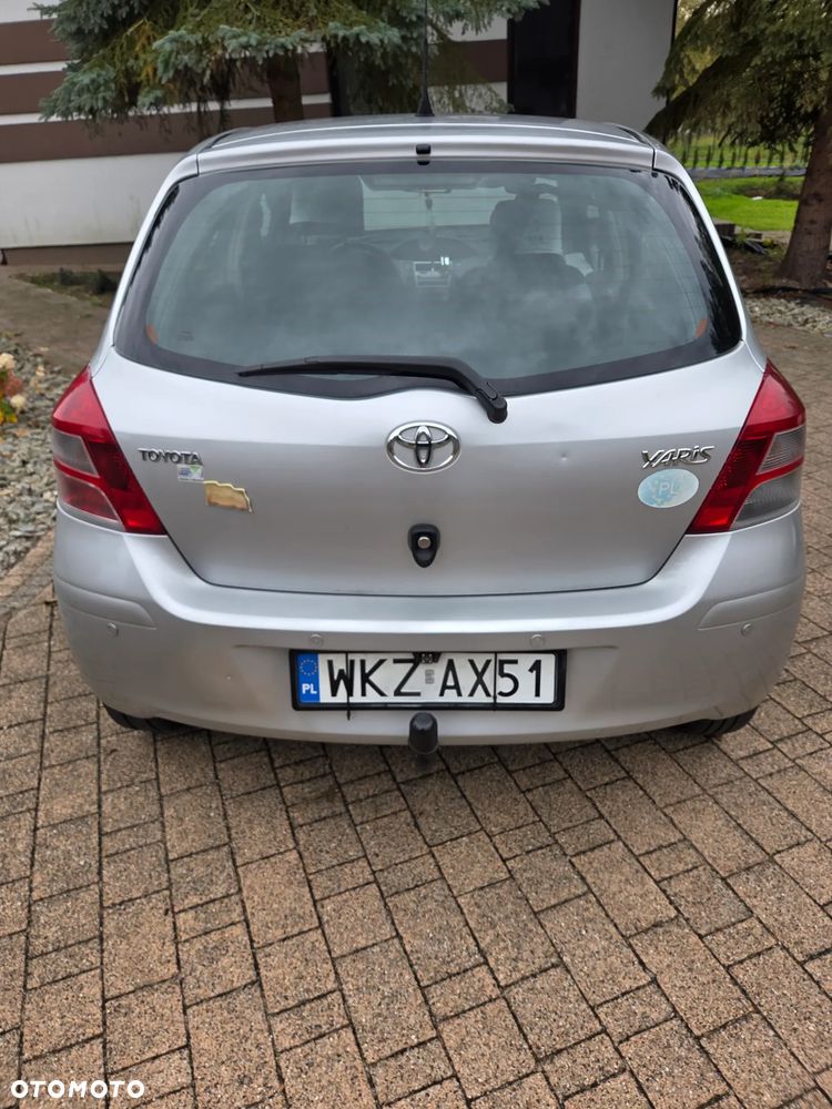 Toyota Yaris - 4