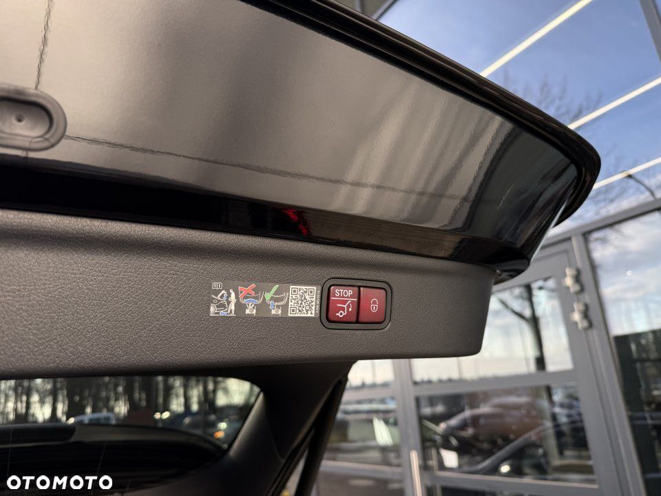 Mercedes-Benz EQE - 33