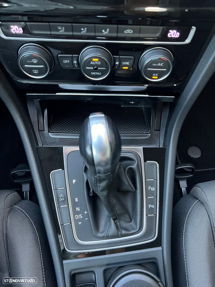 VW Golf 1.6 TDi Highline DSG - 18