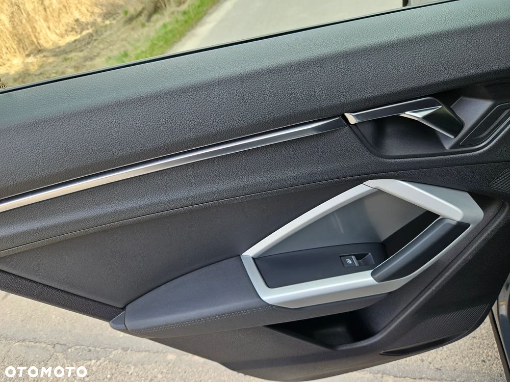 Audi Q3 35 TDI Quattro Advanced - 38