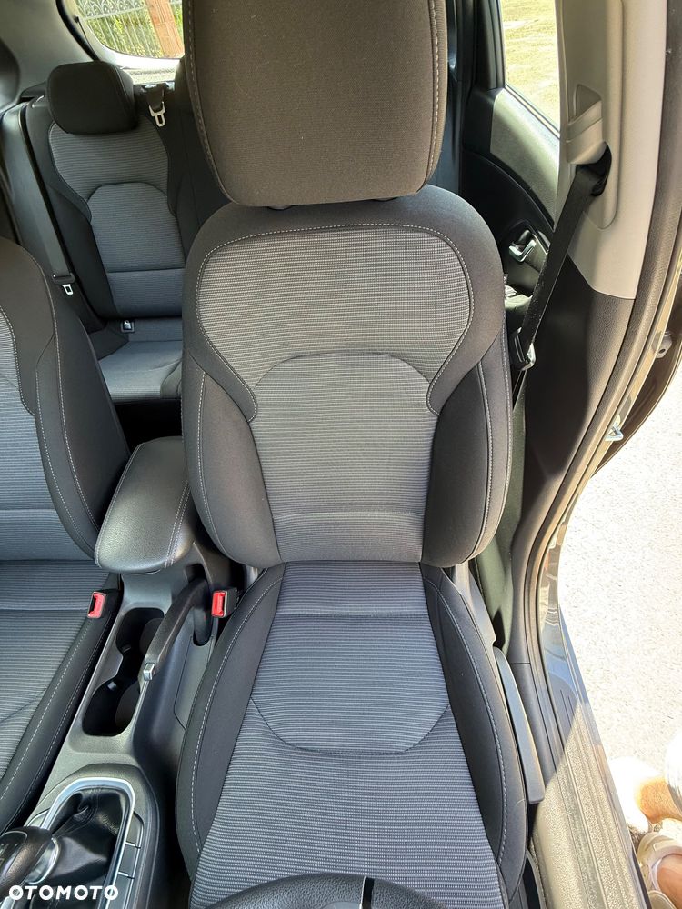 Hyundai i30 1.5 DPI Classic + - 7
