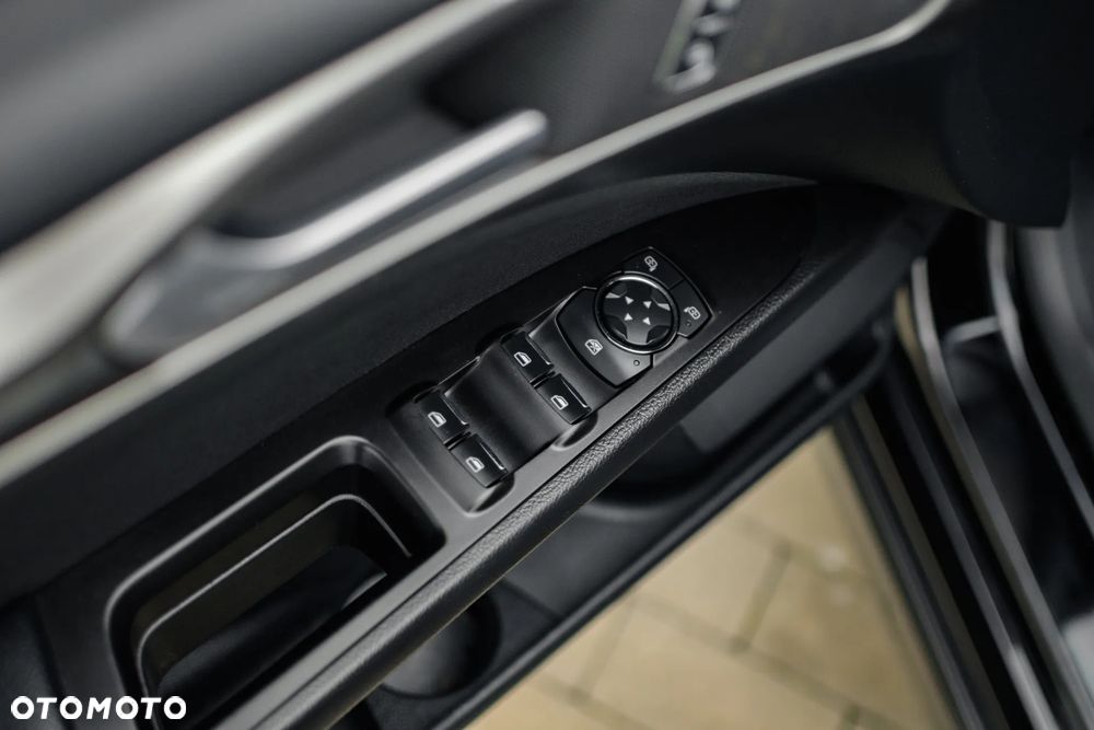 Ford Fusion - 22
