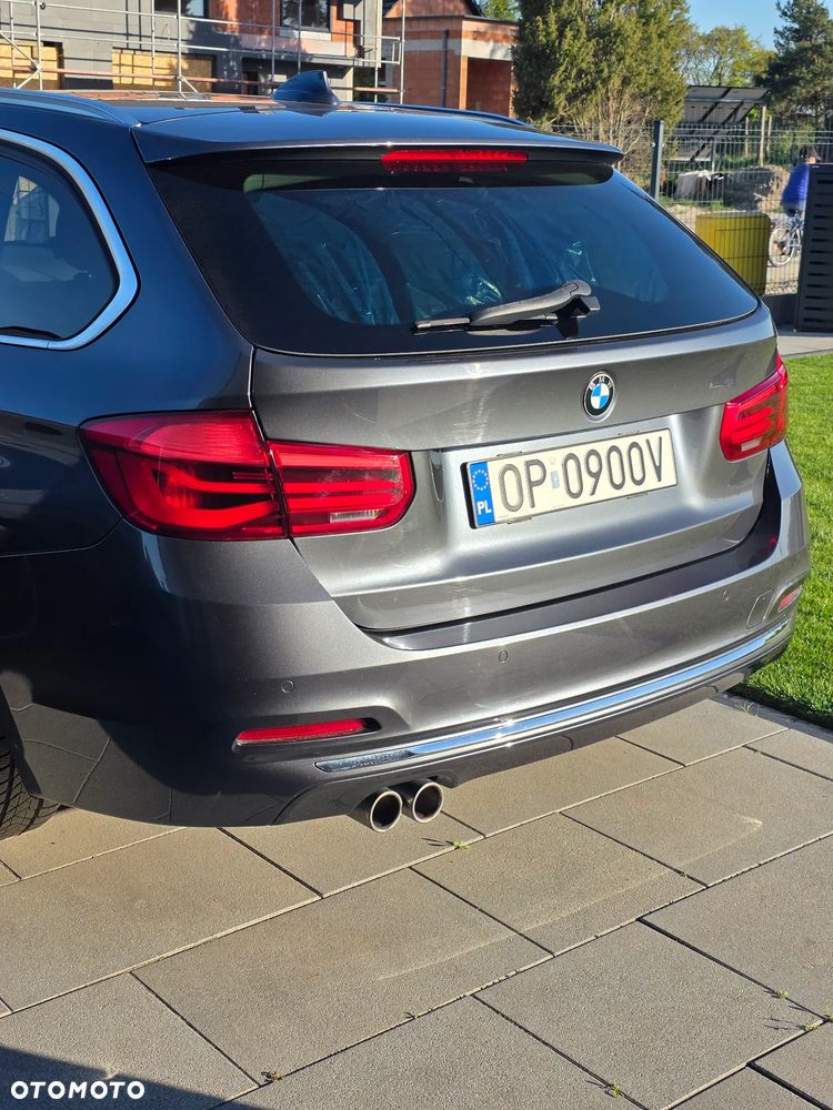 BMW Seria 3 320i xDrive Luxury Line - 7
