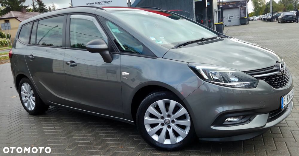 Opel Zafira 2016