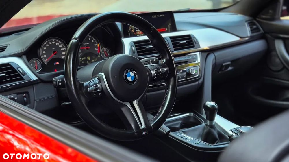 BMW M4 Standard - 6