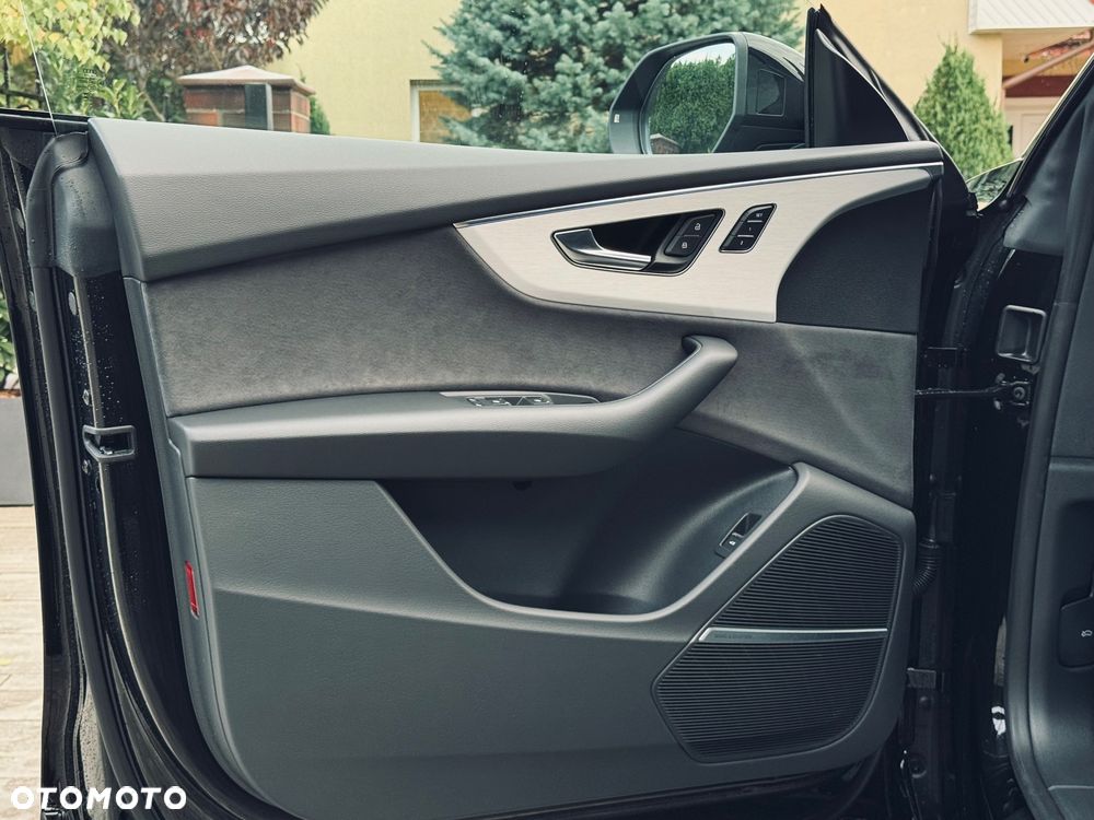 Audi Q8 55 TFSI mHEV Quattro Tiptronic - 15